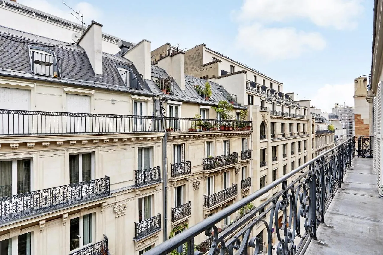 Pick A Flat's Apartments in Champs Elysées - Rue du Colisée París 0*,  Francia