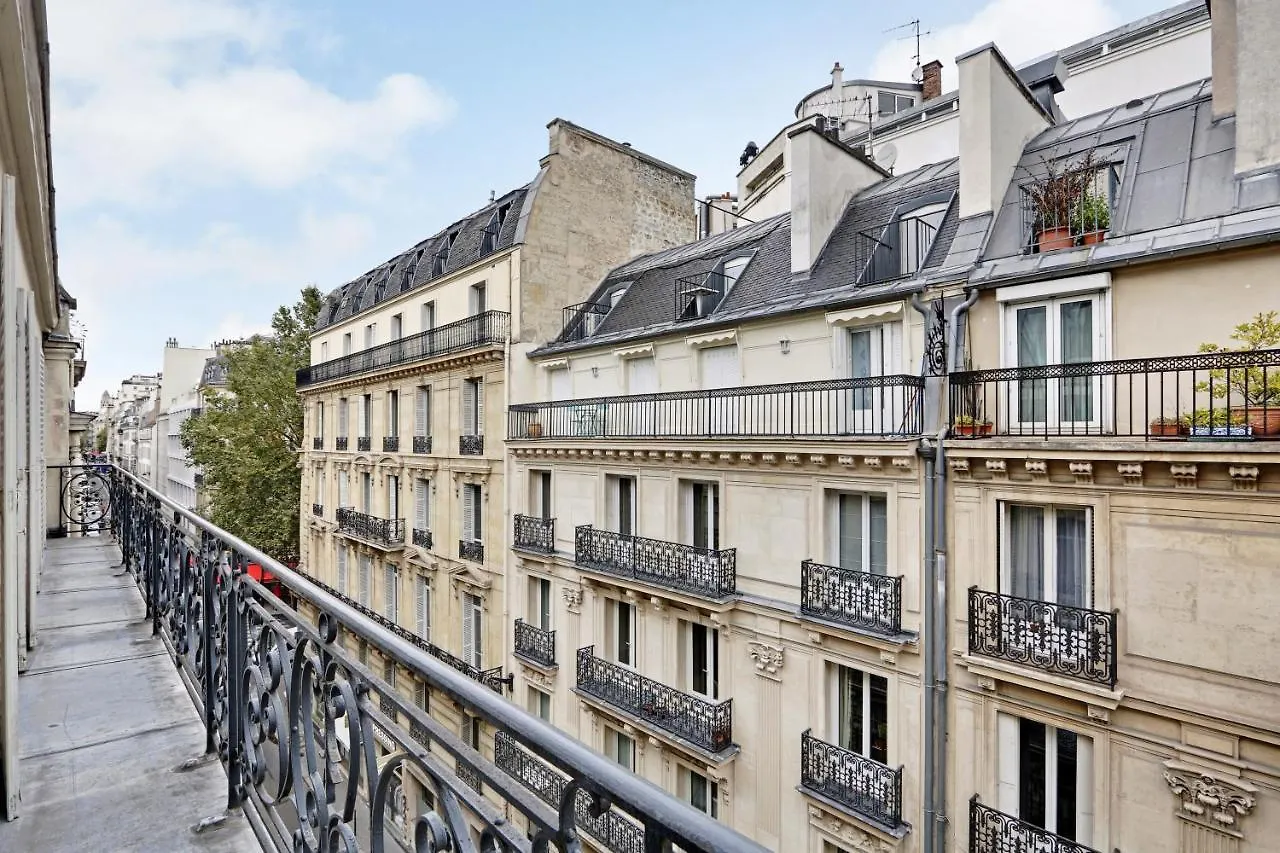 Pick A Flat's Apartments in Champs Elysées - Rue du Colisée París