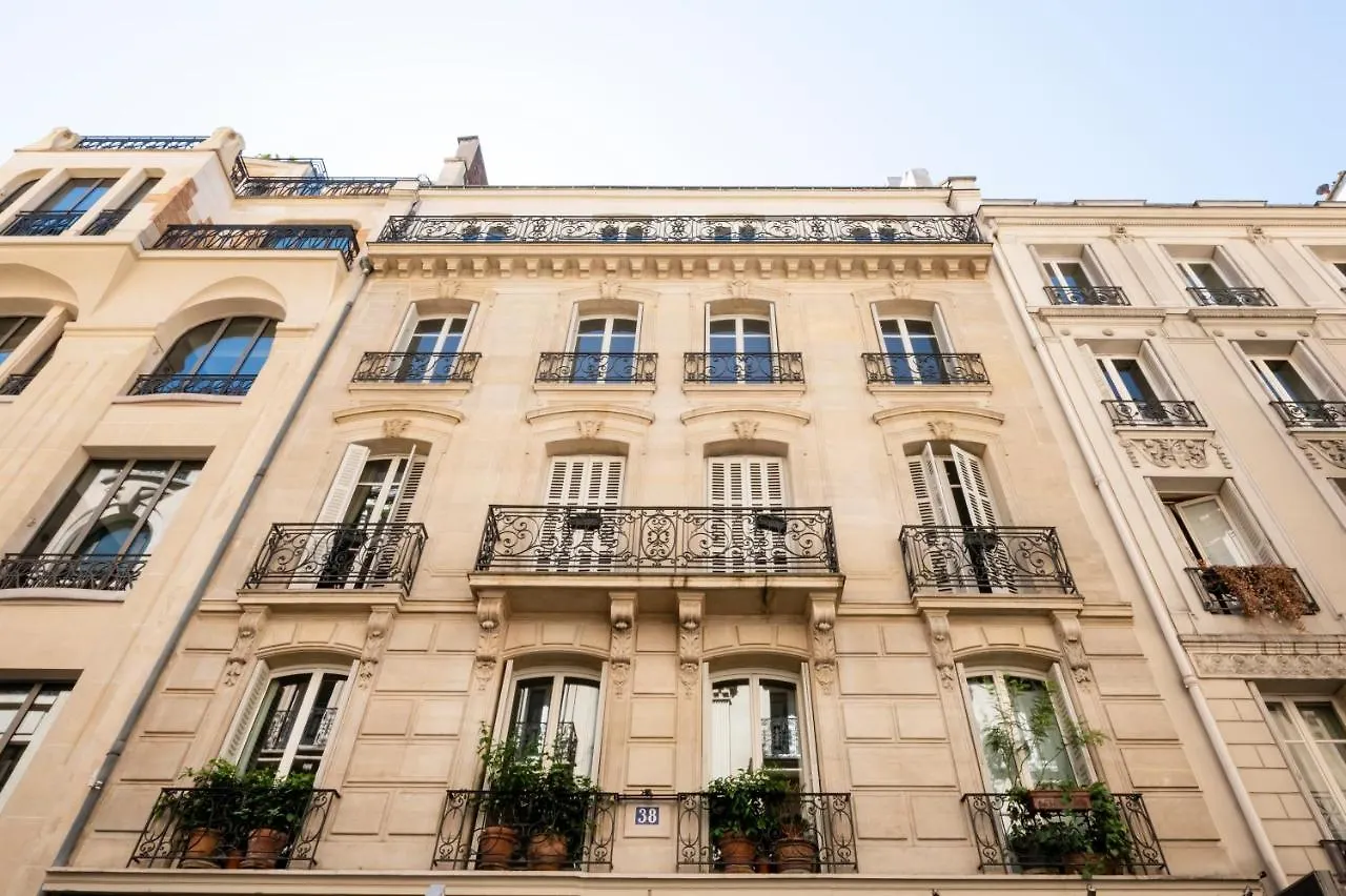 Pick A Flat's Apartments in Champs Elysées - Rue du Colisée París Francia